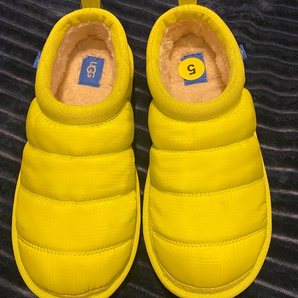 Ugg Slippers - Picture 3 of 3